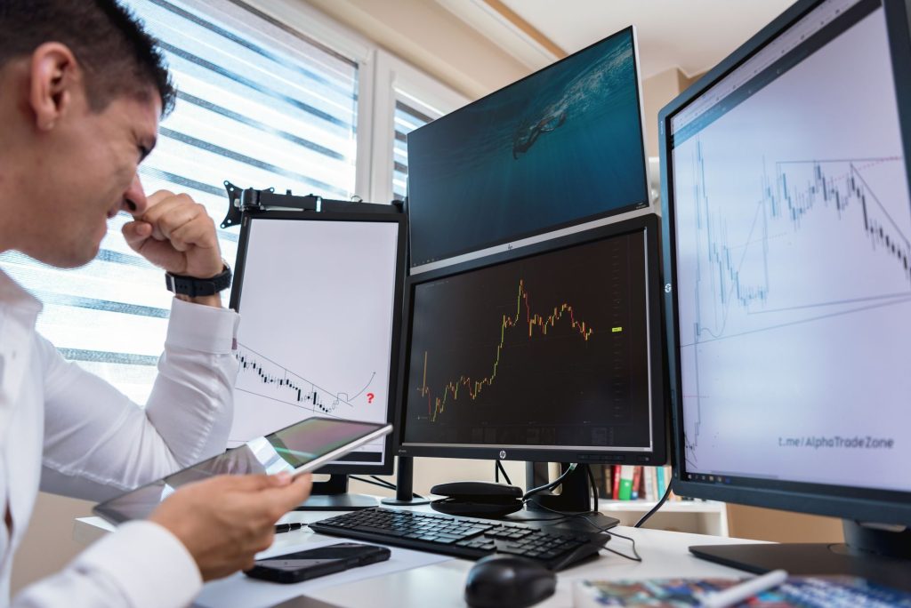 diferencias entre acciones, ETFs y fondos de inversión