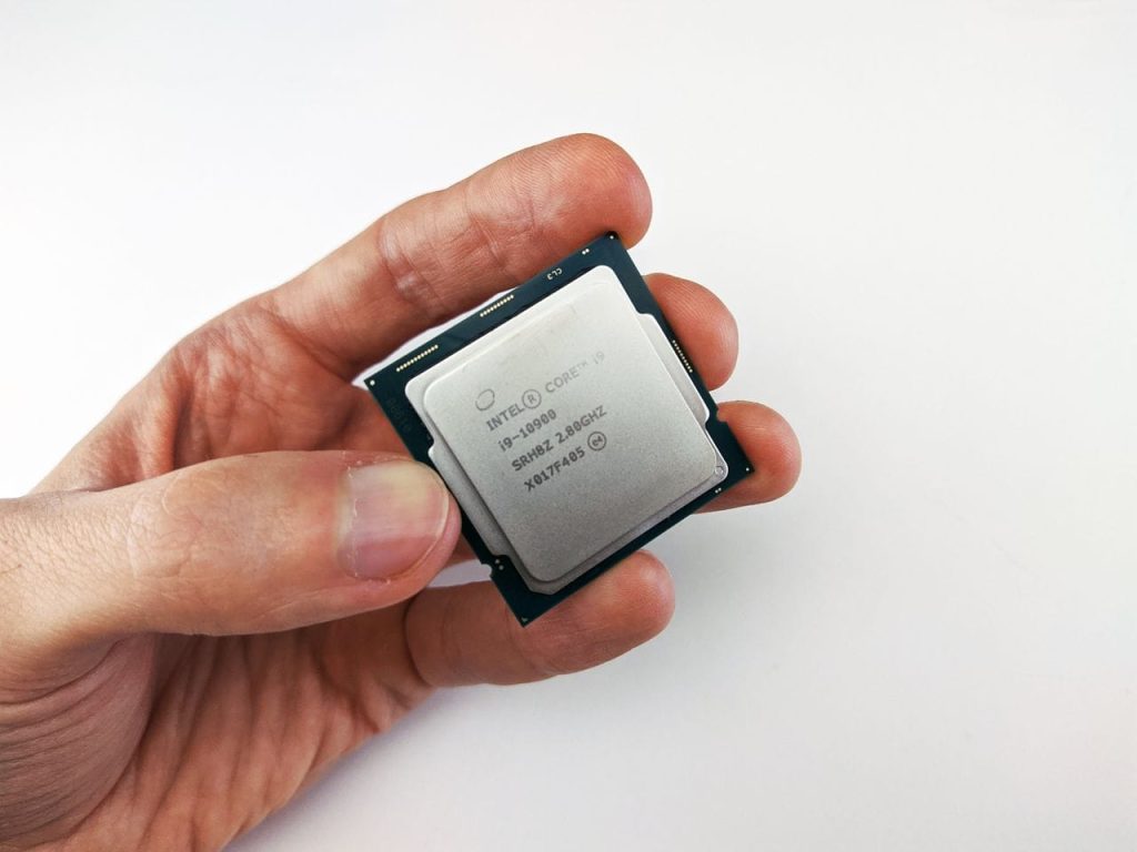 Las Acciones de Intel Suben: Claves Tras el Anuncio de Trump sobre Apple en 2026